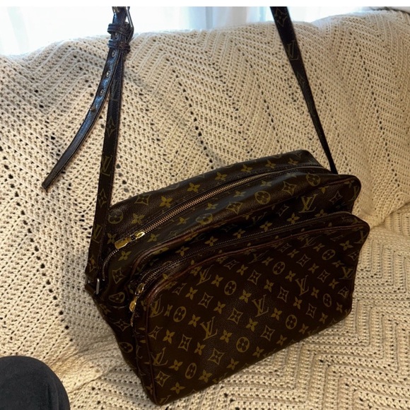 Louis Vuitton Handbags - Authentic Louis Vuitton Monogram Double Zip Crossbody in Brown and Gold
